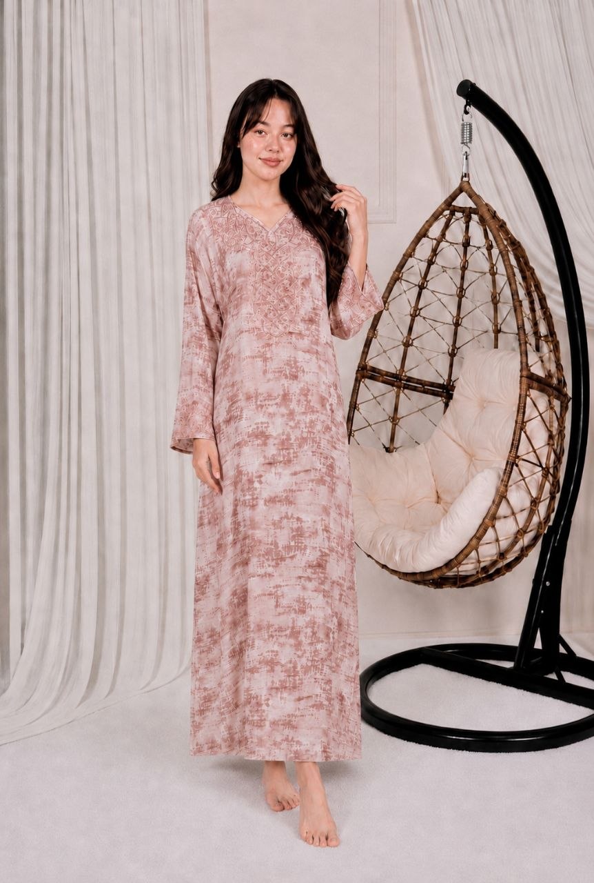 Mkhouar long brodé femme vieux rose – Dynasty Maroc

